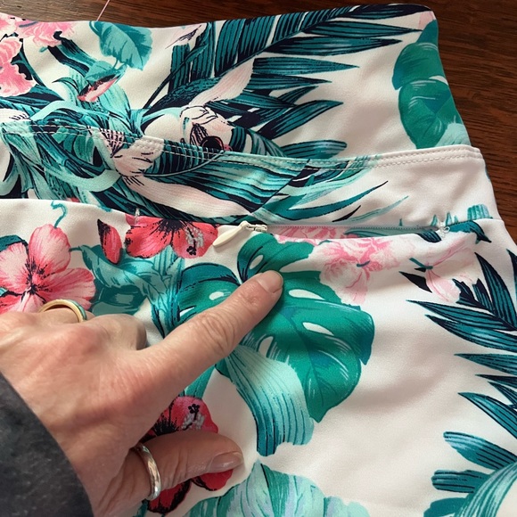 NWT Tommy Bahama Golf Tennis outfit,  full zip up jacket and awesome skirt! - Picture 9 of 9